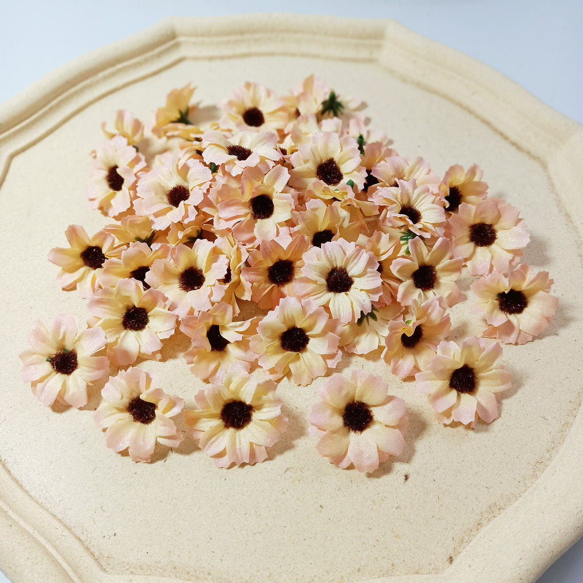 Petits Cœurs de Marguerite en Soie, 3,5 cm, Décorations Écologiques, Idéal pour Mariages, DIY, Décor de Maison, Cadeaux