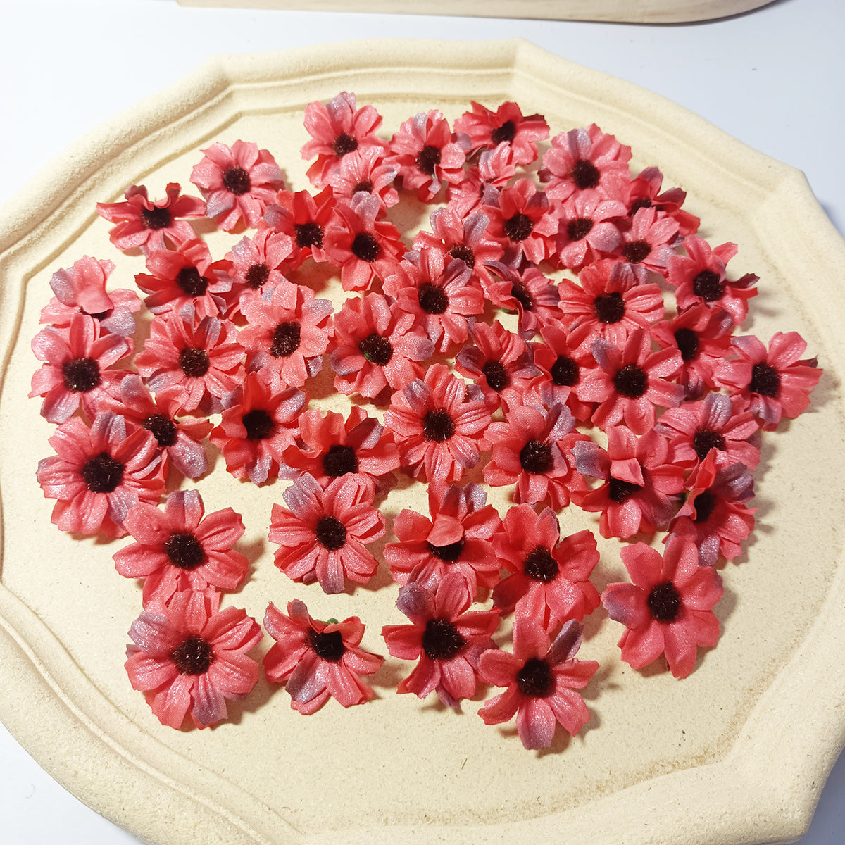 Petits Cœurs de Marguerite en Soie, 3,5 cm, Décorations Écologiques, Idéal pour Mariages, DIY, Décor de Maison, Cadeaux