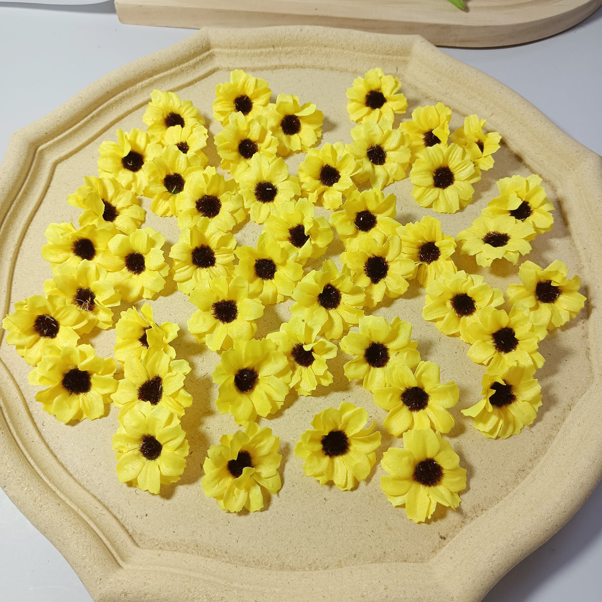Petits Cœurs de Marguerite en Soie, 3,5 cm, Décorations Écologiques, Idéal pour Mariages, DIY, Décor de Maison, Cadeaux