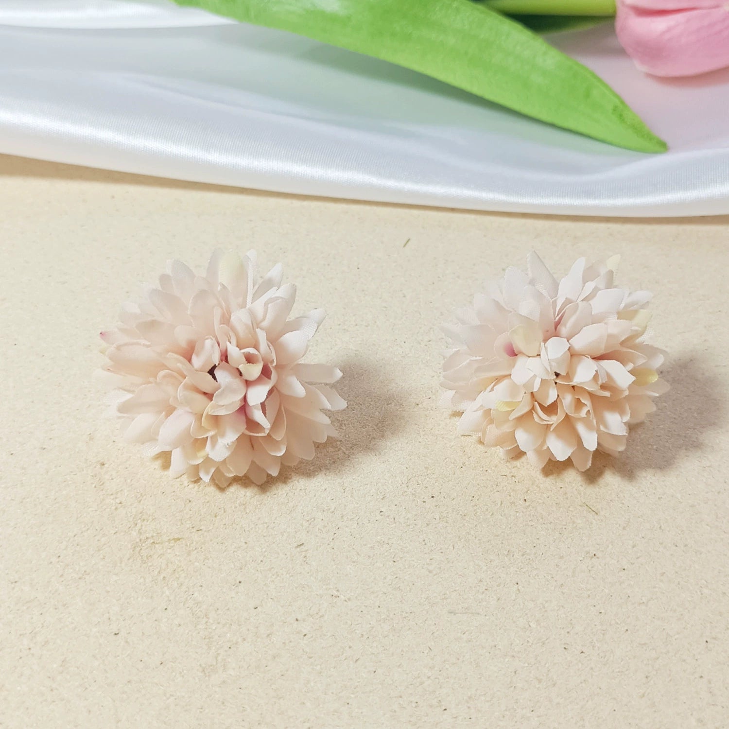 Têtes de Fleurs Sauvages Artificielles, Lot pour Bricolage DIY, 4 cm, Aspect Naturel et Charme Champêtre, pour Décoration, Mariage, Boutonnière
