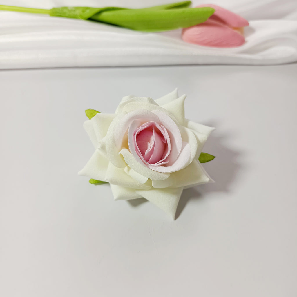 Tête de Rose Artificielle en Velours 5,5 cm, Fleur Décorative au Charme Rétro, Idéale pour DIY Mariage, Corsage et Décoration Champêtre