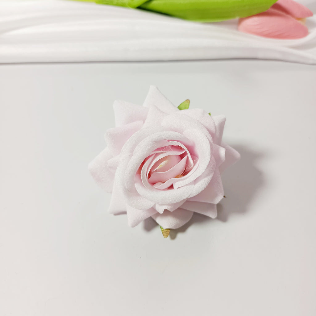 Tête de Rose Artificielle en Velours 5,5 cm, Fleur Décorative au Charme Rétro, Idéale pour DIY Mariage, Corsage et Décoration Champêtre