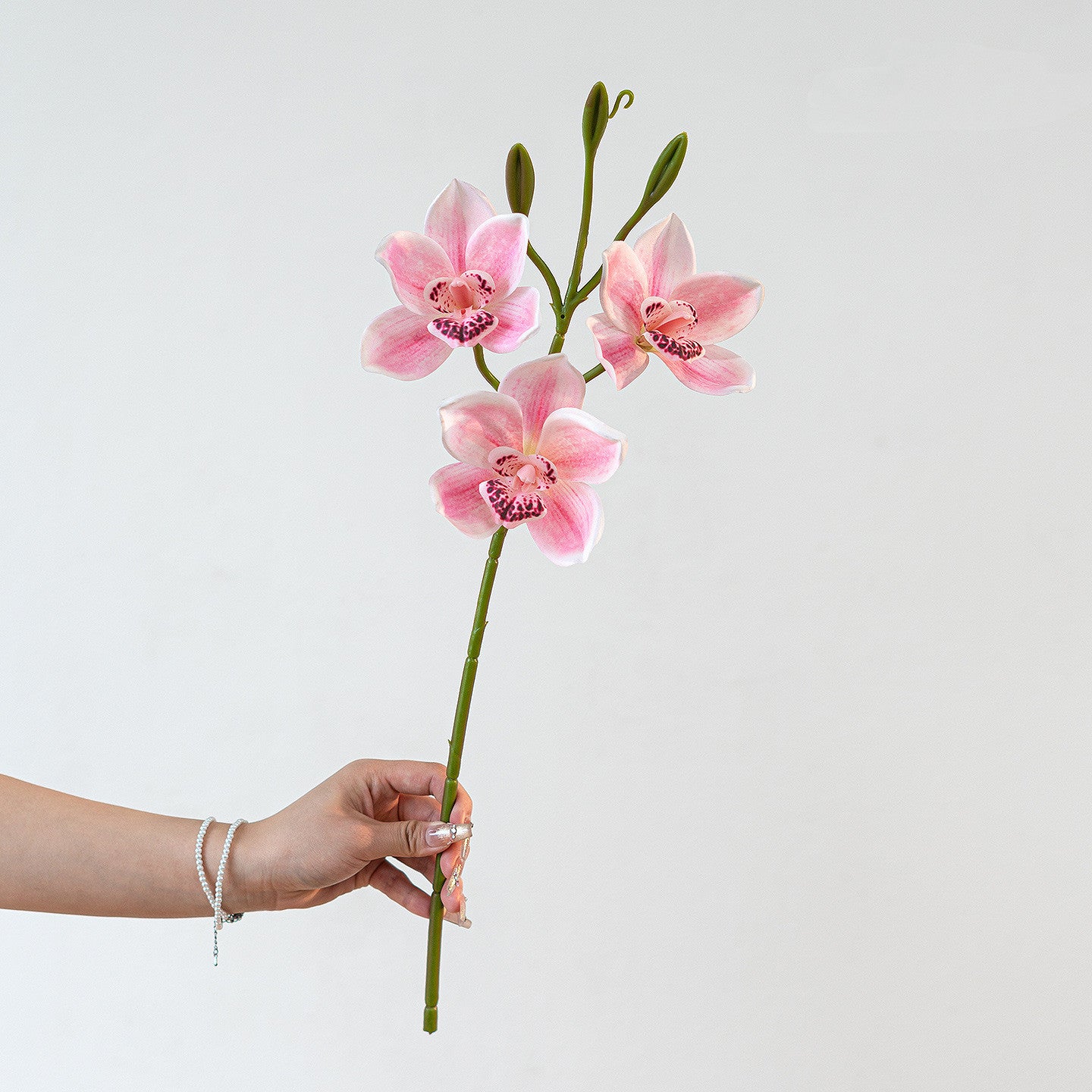 Branche Orchidée Cymbidium Artificielle 55 cm, 3 Fleurs au Réalisme Saisissant, Tige pour Bouquet, Vase, Décoration d'Intérieur, Mariage Chic et Champêtre