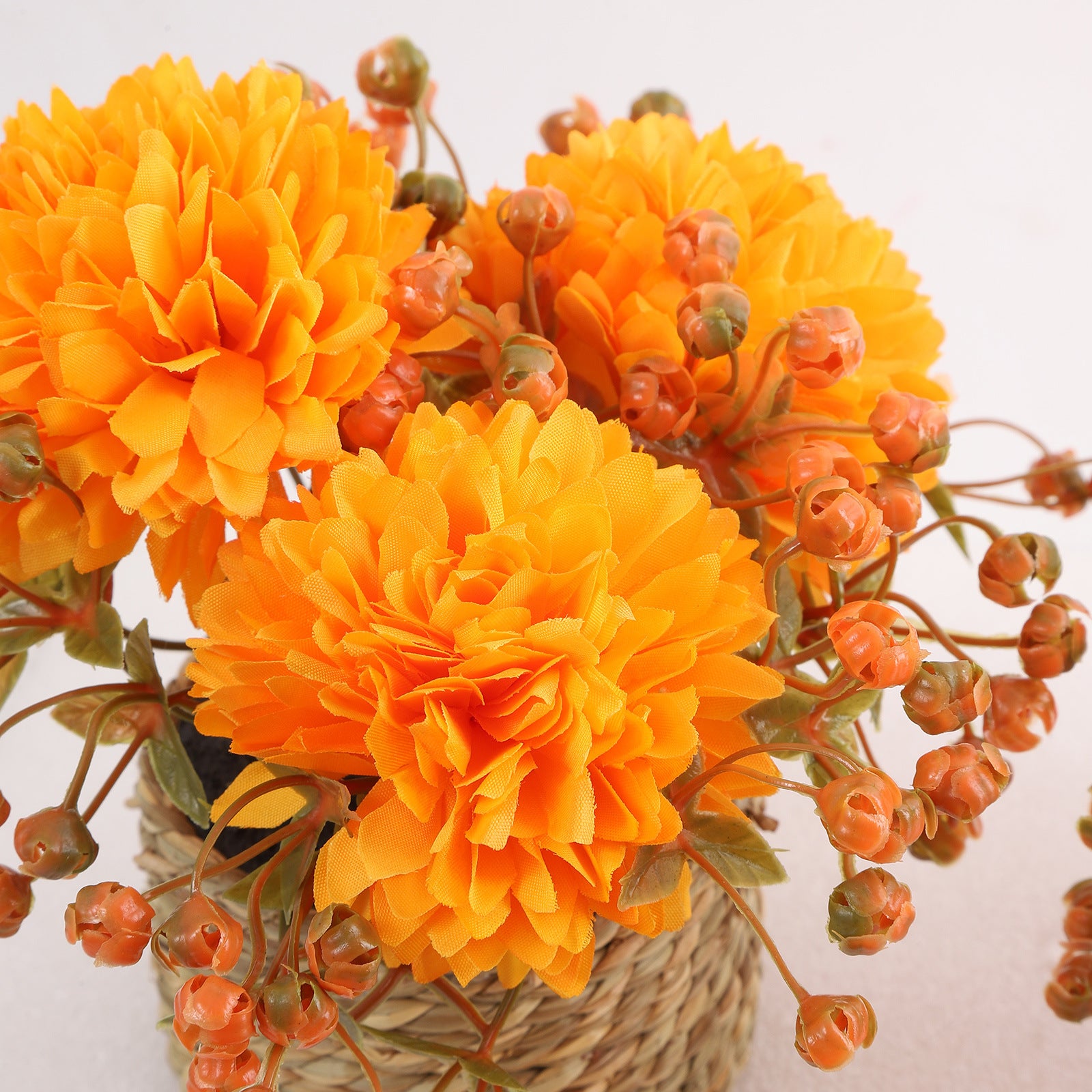 Lot de 2 Chrysanthèmes Pompon Artificiels en Pot Tressé, 14cm, Tons d'Automne, Réalisme Saisissant, Déco Campagne Chic, Mariage, Maison
