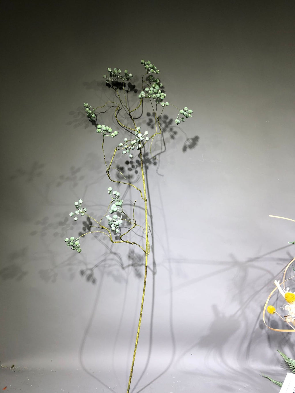 Tige unique de baies artificielles en plastique, 80 cm, style blanc et vert, décoration élégante pour mariage, intérieur et extérieur