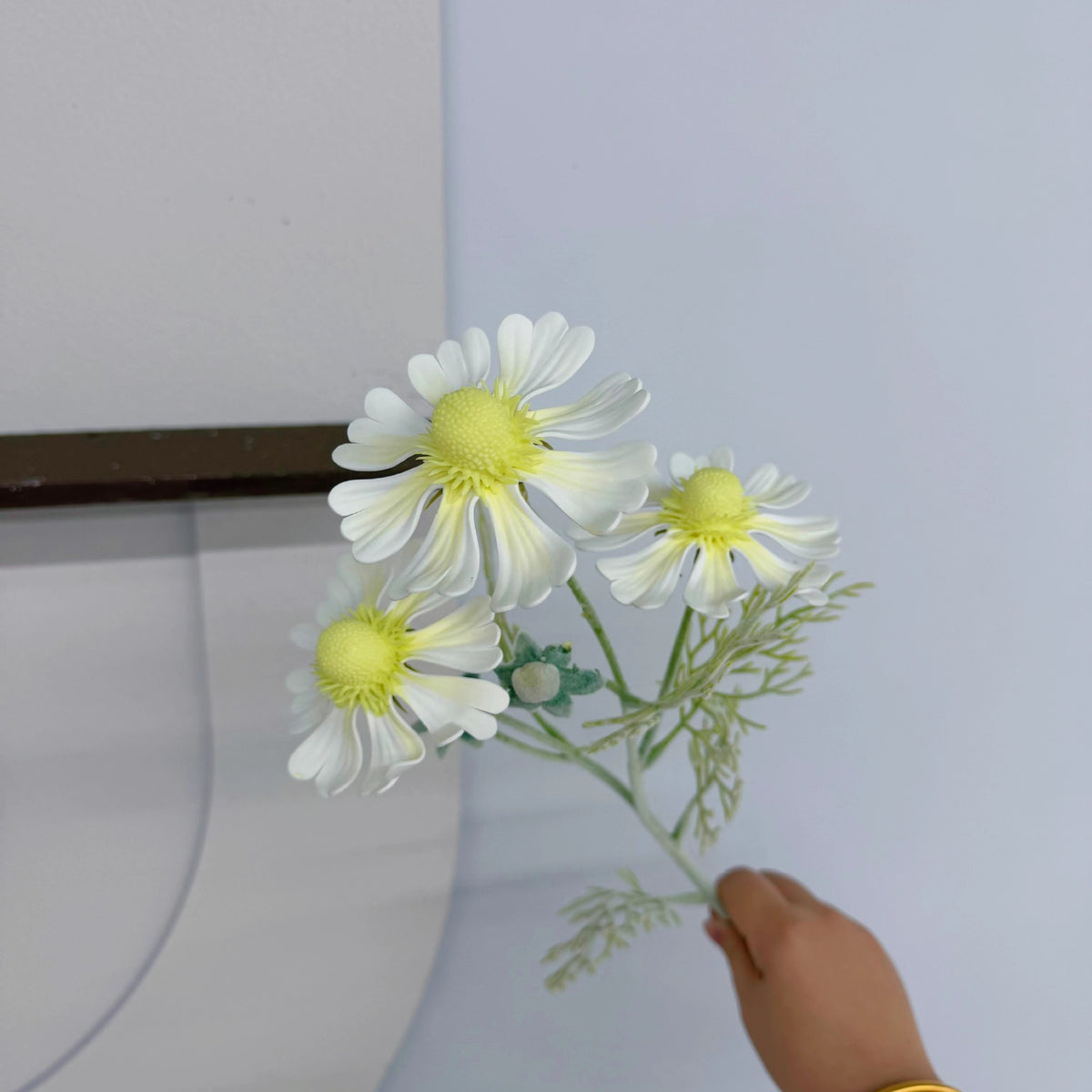 Bouquet artificiel chrysanthème 3 têtes, haut. 59 cm, décor élégant salon mariage extérieur