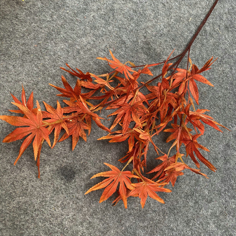 Branche artificielle en tissu soyeux avec feuilles d'érable, 100 cm, idéale pour mariages et décoration intérieure