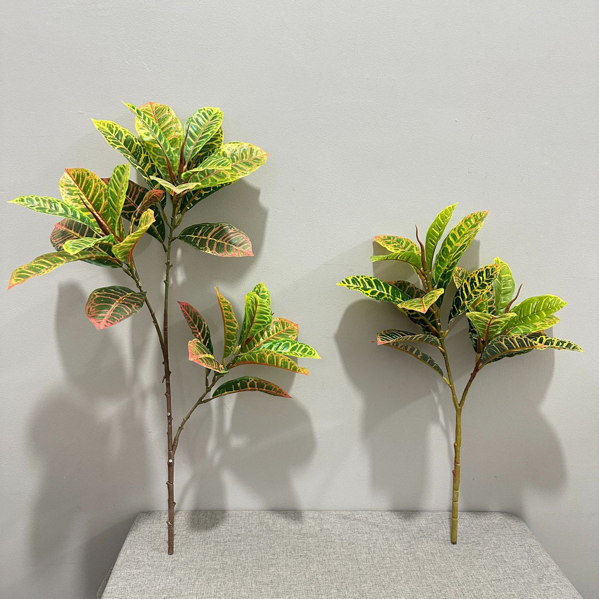 Plante Artificielle Croton, 64 cm, Décoration Intérieure et Extérieure, Style Nordique et Champêtre