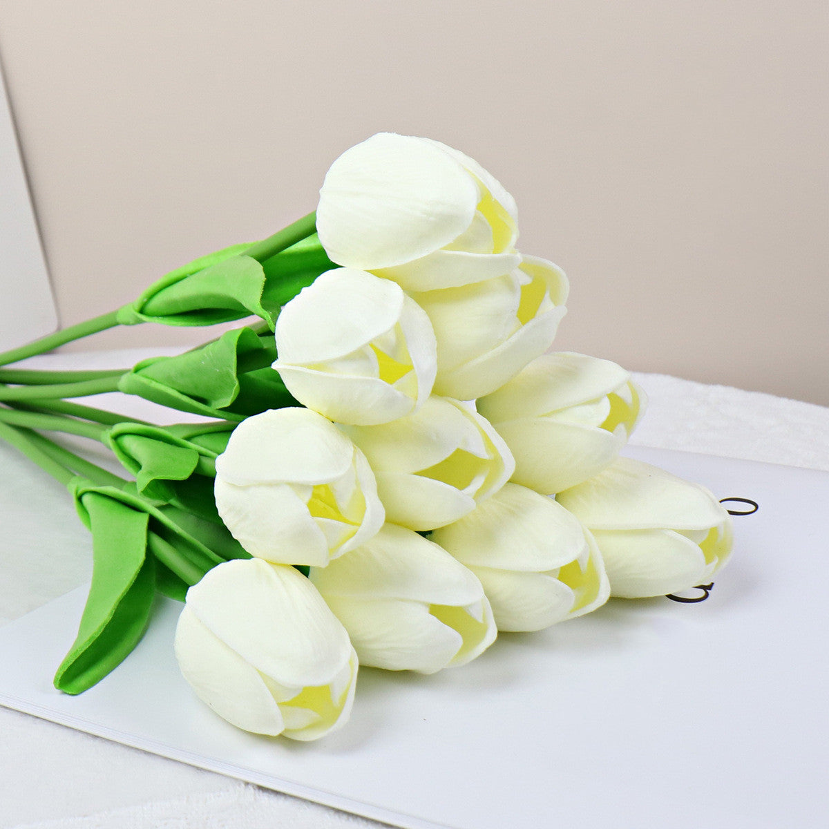 Tulipes Artificielles Réalistes Lot de 10 Tiges 34cm | Fleurs Fausses Anti-Jaunissement Nouveauté 2026 pour Décoration Maison Mariage
