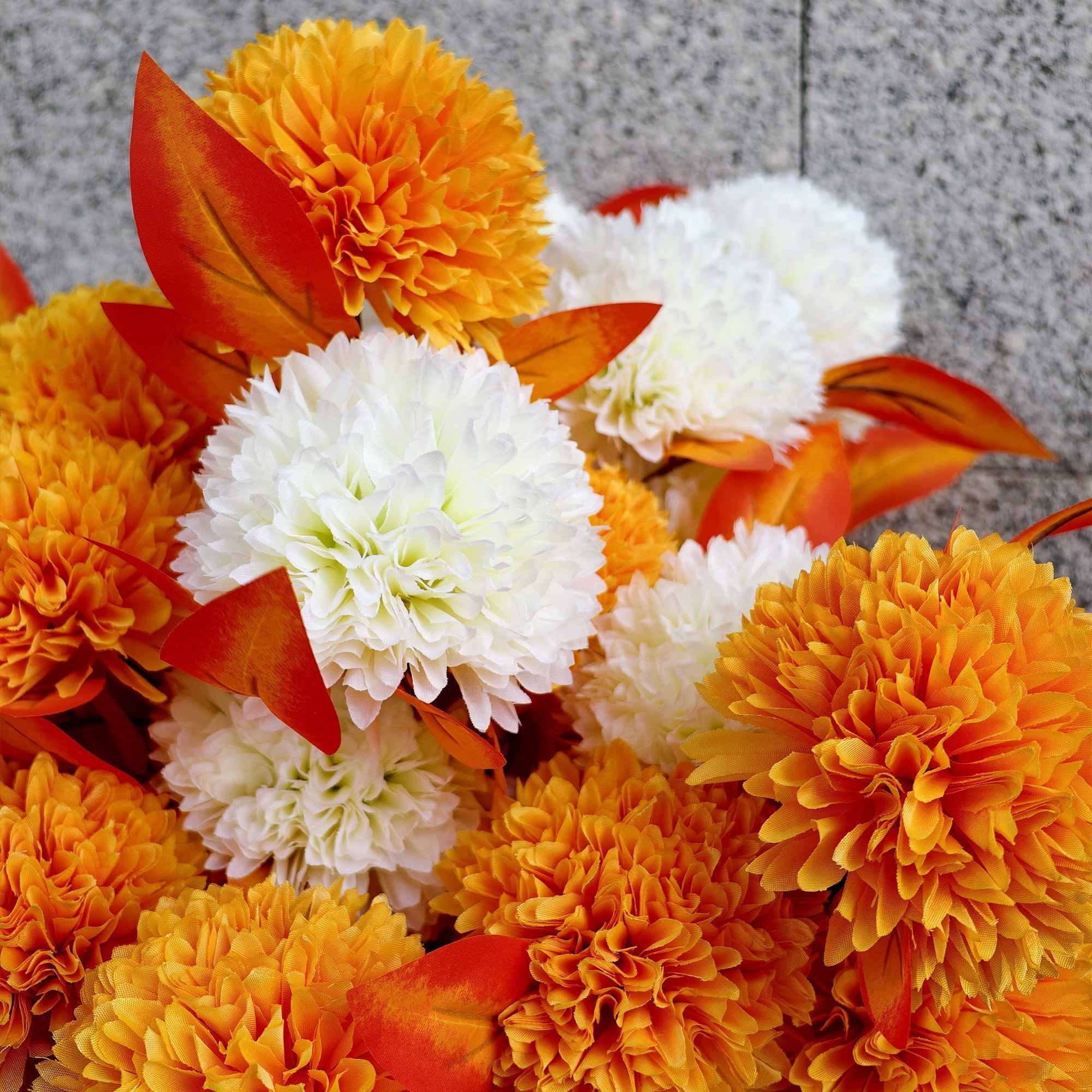 Lot de Chrysanthèmes Artificiels 61 cm, Bouquet 24 Têtes avec Vase pour Tombe, Fleurs d'Automne pour Mariage & Décoration au Charme Champêtre, Résistant UV