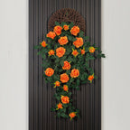 Rose artificielle murale pendante - 90 cm - Avec plateau suspendu tressé en rotin | Parfaite pour la décoration intérieure et de jardin