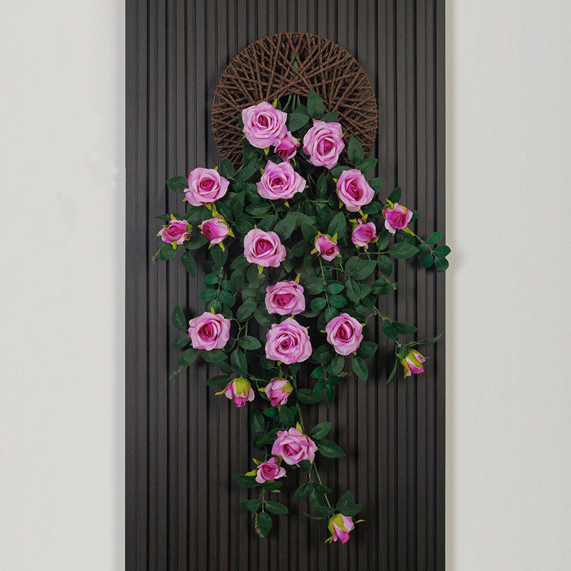 Rose artificielle murale pendante - 90 cm - Avec plateau suspendu tressé en rotin | Parfaite pour la décoration intérieure et de jardin