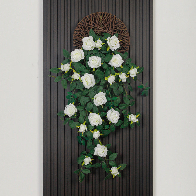 Rose artificielle murale pendante - 90 cm - Avec plateau suspendu tressé en rotin | Parfaite pour la décoration intérieure et de jardin